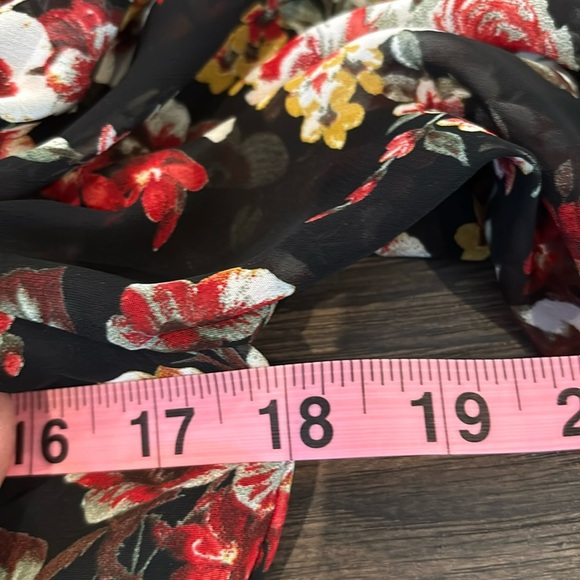 B DARLIN Off Shoulder,flare,mid ruffle sleeve,elastic waist,floral,lightweight - Picture 7 of 9